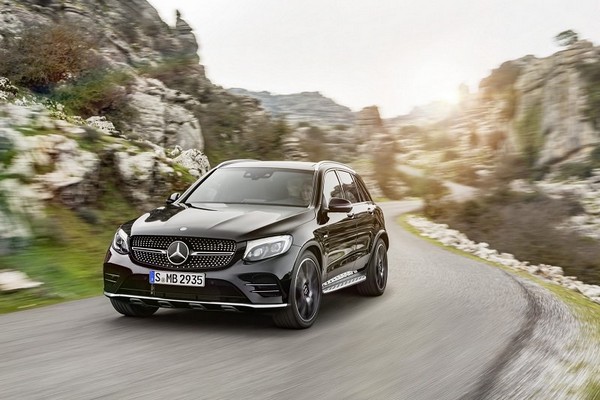 مرسيدس AMG GLC43 سيارة جديدة قوية